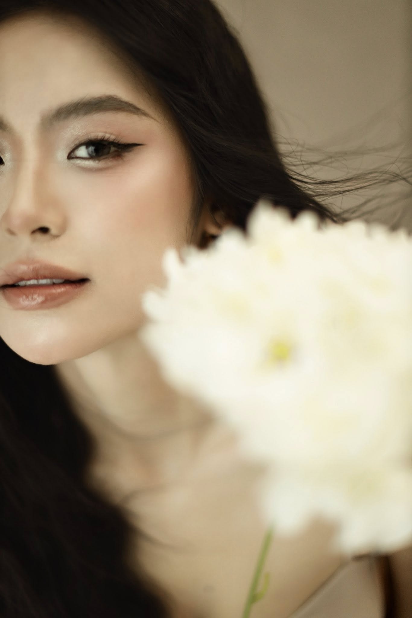 Á hậu quê Hải Phòng cuốn hút hơn sau 3 tháng đăng quang - Ảnh 4. Á hậu quê Hải Phòng cuốn hút hơn sau 3 tháng đăng quang - Ảnh 4.
