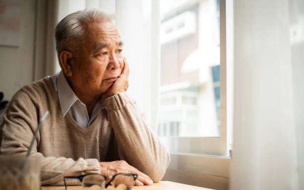 Tuổi già, sống trong biệt thự 20 tỷ cụ ông vẫn bật khóc: "Giá như tôi có một căn nhà nhỏ hơn"