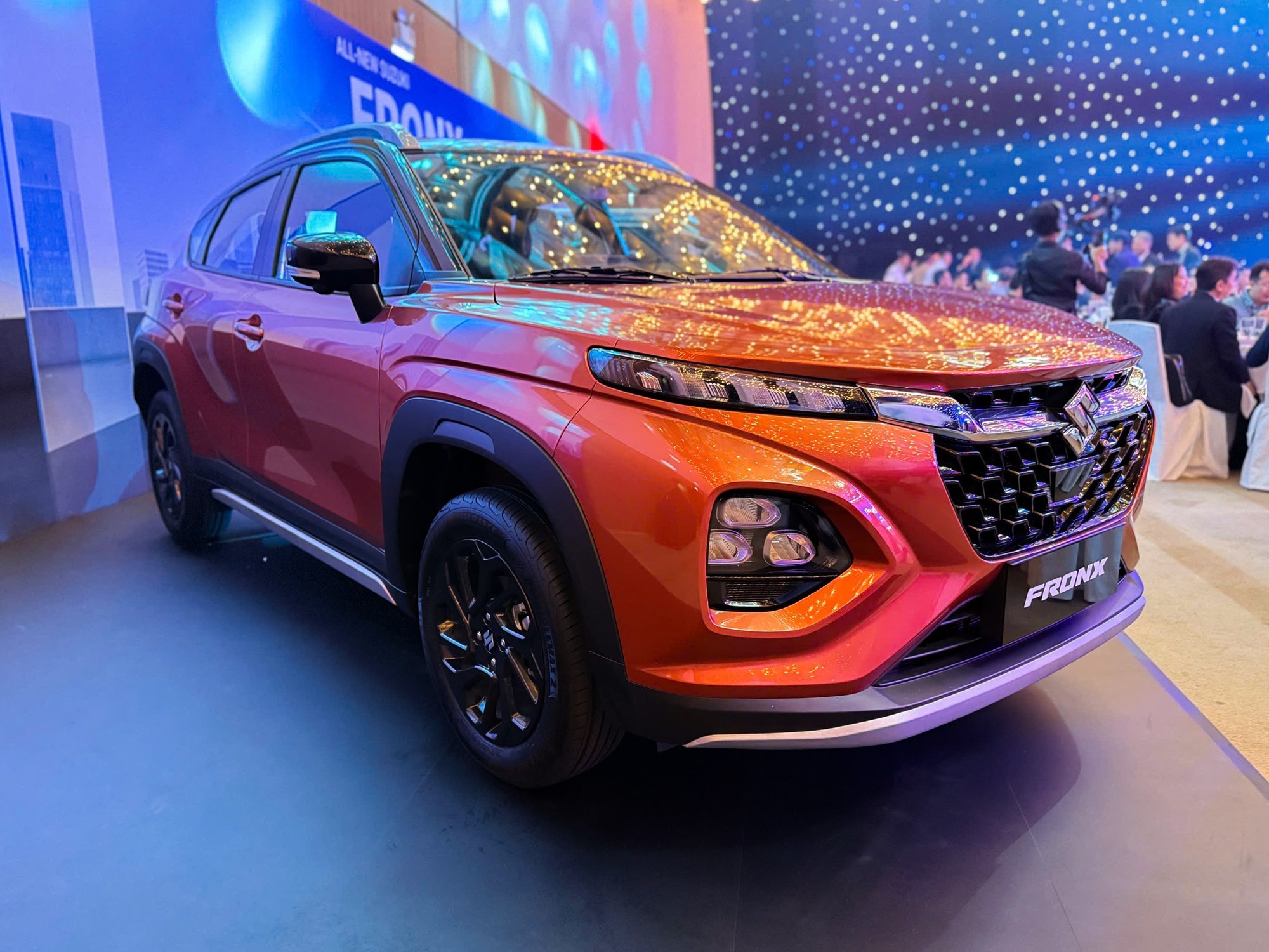 SUV hạng A giá 520 triệu đồng của Suzuki: Thiết kế thể thao , trang bị cao cấp - Ảnh 2. SUV hạng A giá 520 triệu đồng của Suzuki: Thiết kế thể thao , trang bị cao cấp - Ảnh 2.