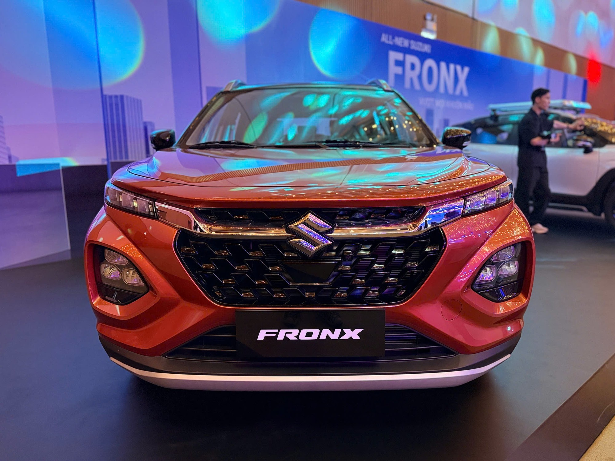 SUV hạng A giá 520 triệu đồng của Suzuki: Thiết kế thể thao , trang bị cao cấp - Ảnh 3. SUV hạng A giá 520 triệu đồng của Suzuki: Thiết kế thể thao , trang bị cao cấp - Ảnh 3.