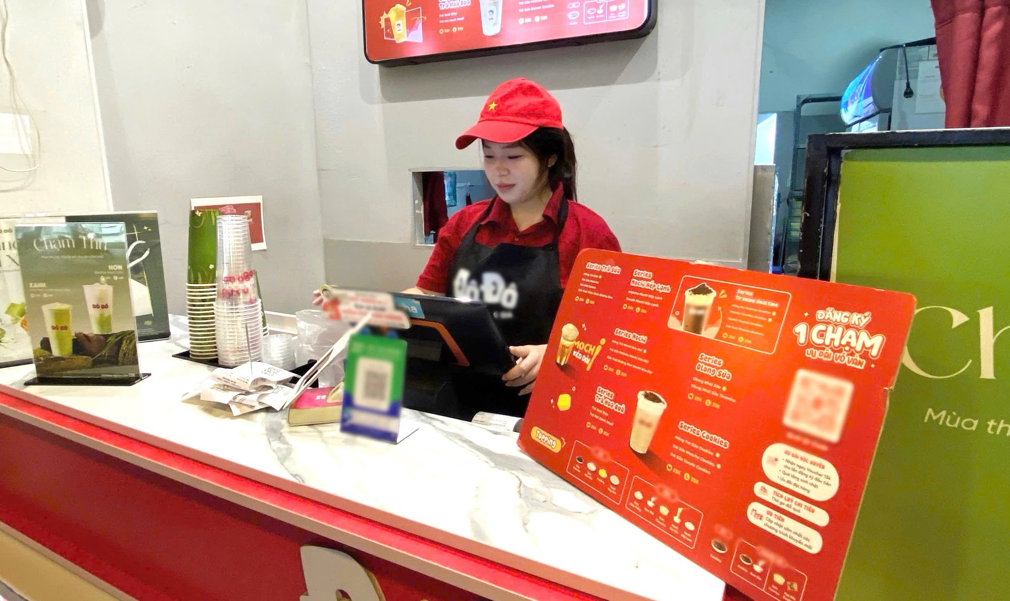 Giá sinh hoạt tăng, sinh viên quay cuồng với việc làm thêm - Ảnh 1. Giá sinh hoạt tăng, sinh viên quay cuồng với việc làm thêm - Ảnh 1.