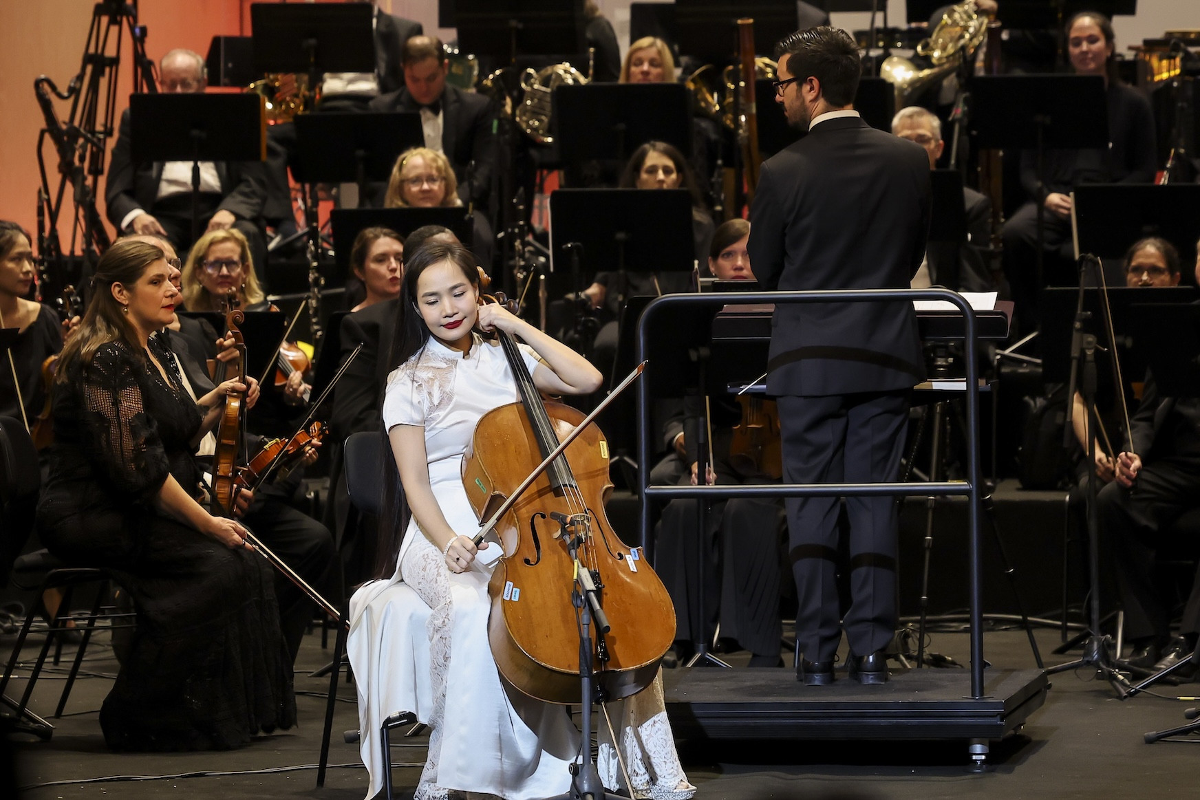 Á hậu Thanh Tú có cuộc sống ra sao sau 7 năm lấy chồng doanh nhân - Ảnh 8.