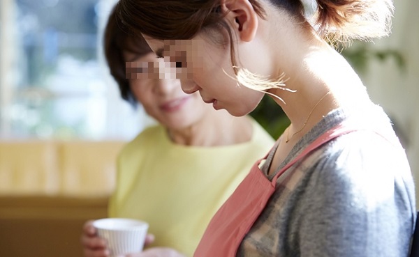 Mẹ chồng nhất quyết không cho tôi về ngoại ở cữ với lý do khó lòng chấp nhận được - Ảnh 1. Mẹ chồng nhất quyết không cho tôi về ngoại ở cữ với lý do khó lòng chấp nhận được - Ảnh 1.