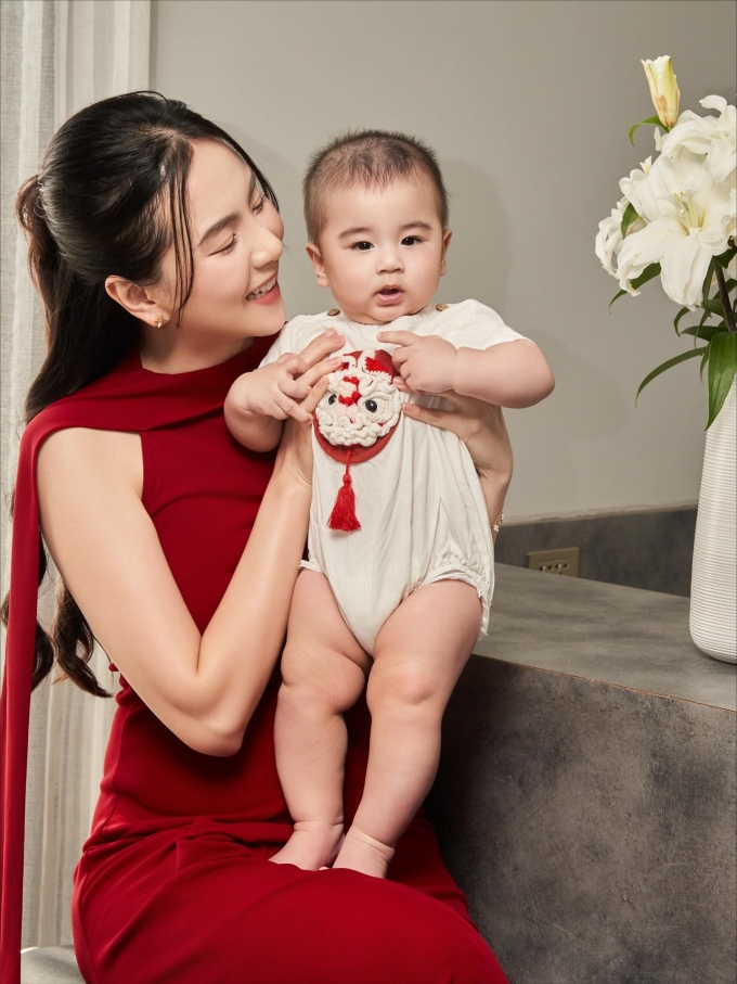 Mai Ngọc sống viên mãn trong lâu đài nhà chồng ở Bắc Ninh - Ảnh 4. Mai Ngọc sống viên mãn trong lâu đài nhà chồng ở Bắc Ninh - Ảnh 4.