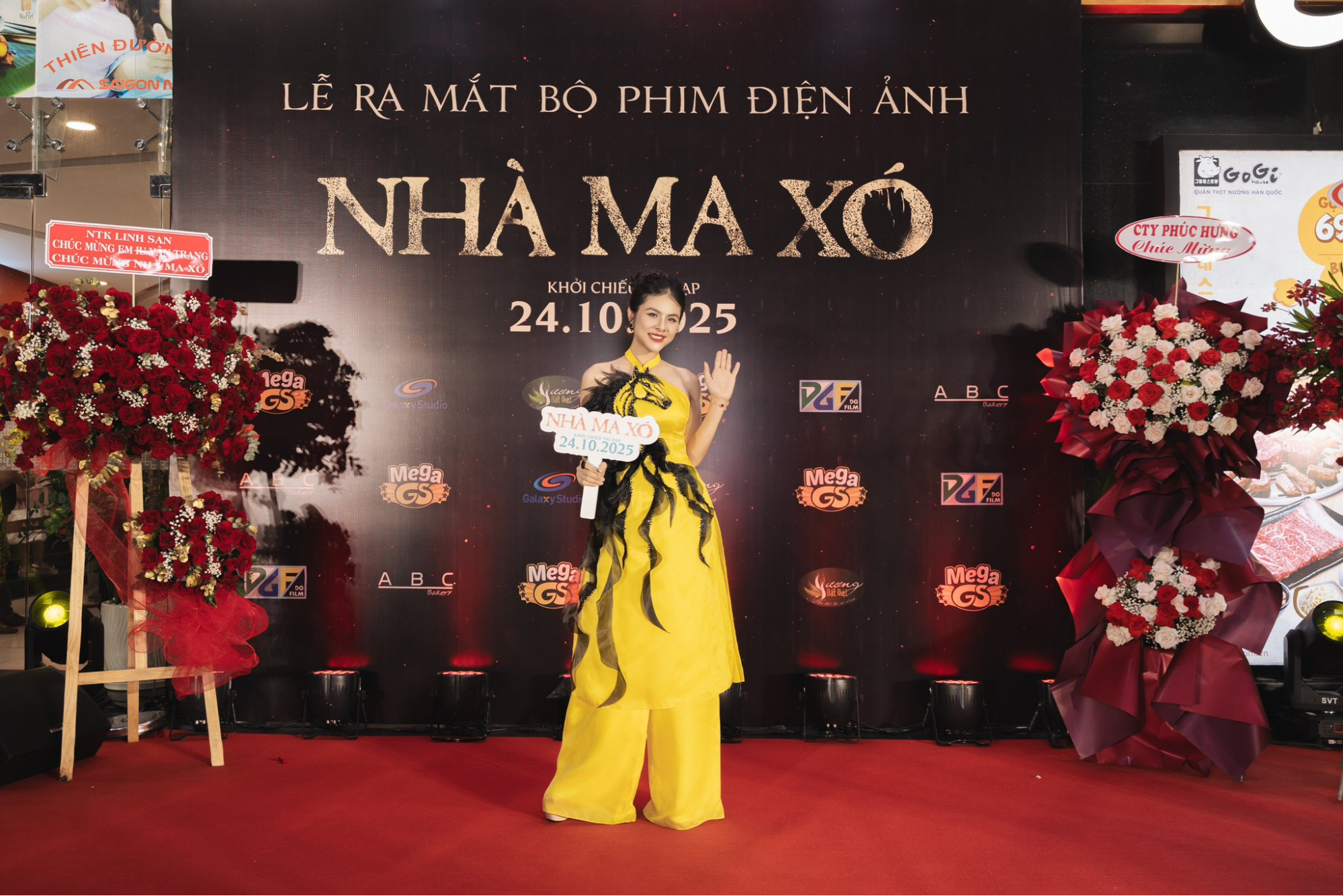 Vân Trang rạng rỡ tại sự kiện ra mắt phim Nhà ma xó , thu hút mọi ánh nhìn - Ảnh 1. Vân Trang rạng rỡ tại sự kiện ra mắt phim Nhà ma xó , thu hút mọi ánh nhìn - Ảnh 1.