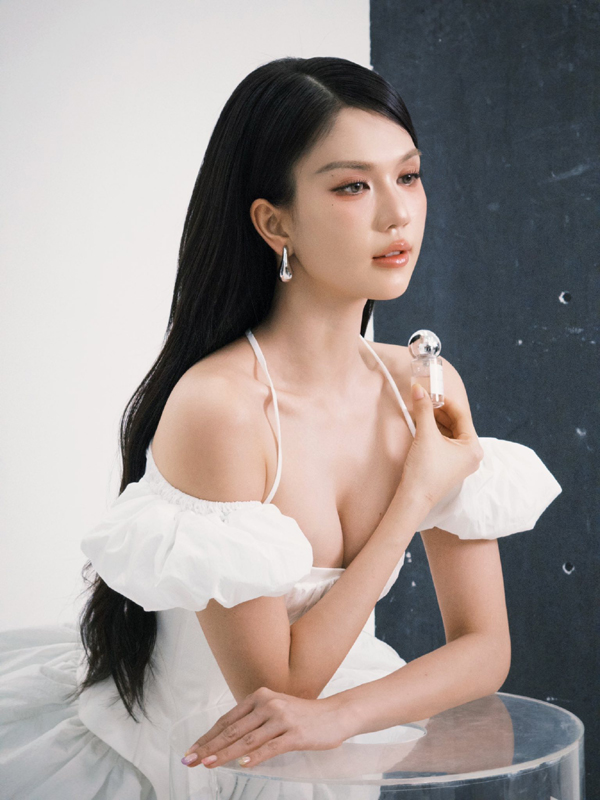 Ngọc Trinh 'đắt show' phim ảnh sau phim có doanh thu hơn trăm tỷ - Ảnh 3. Ngọc Trinh 'đắt show' phim ảnh sau phim có doanh thu hơn trăm tỷ - Ảnh 3.