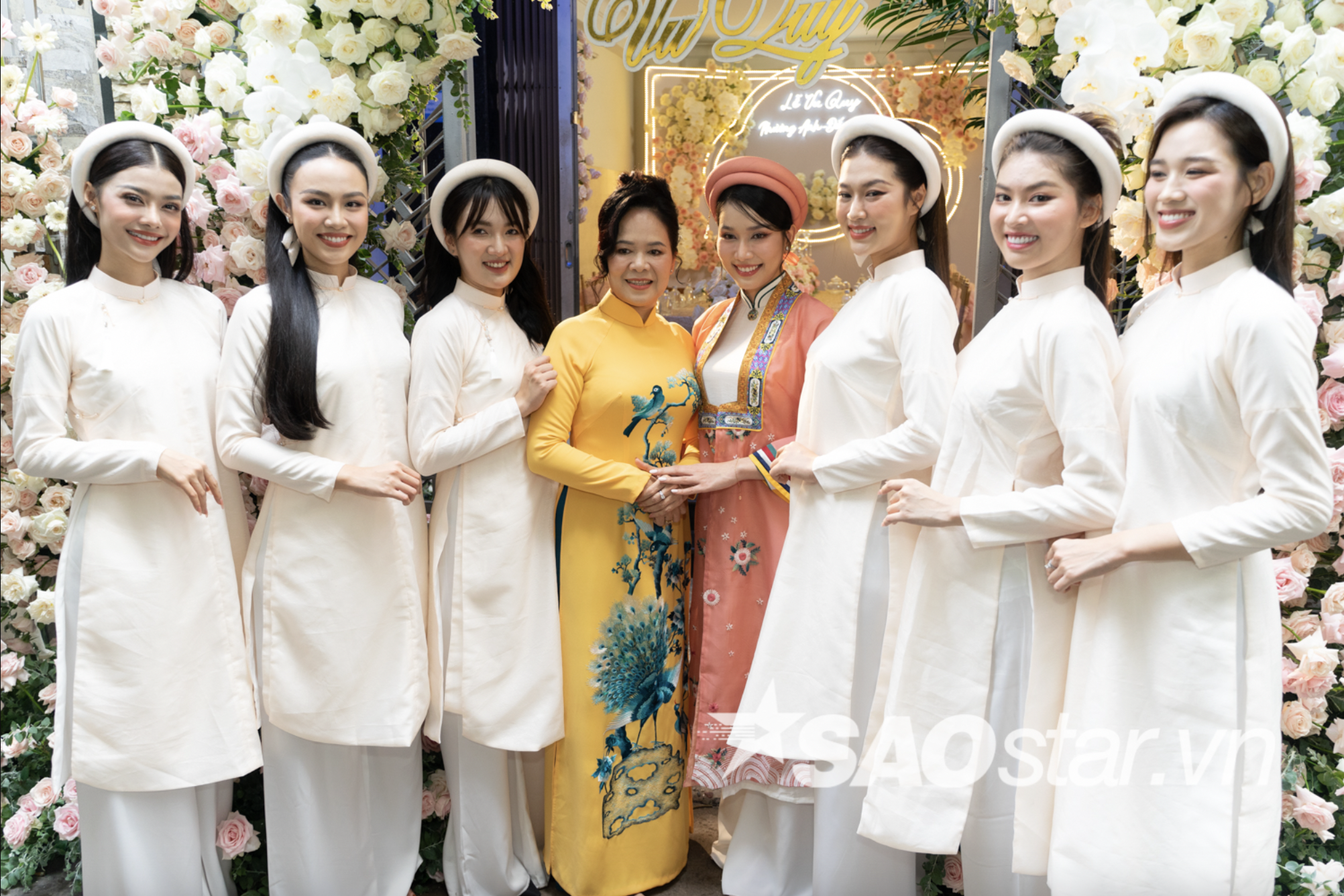 Đám cưới Đỗ Thị Hà vắng bóng Đỗ Mỹ Linh và nhiều người đẹp showbiz - Ảnh 5. Đám cưới Đỗ Thị Hà vắng bóng Đỗ Mỹ Linh và nhiều người đẹp showbiz - Ảnh 5.