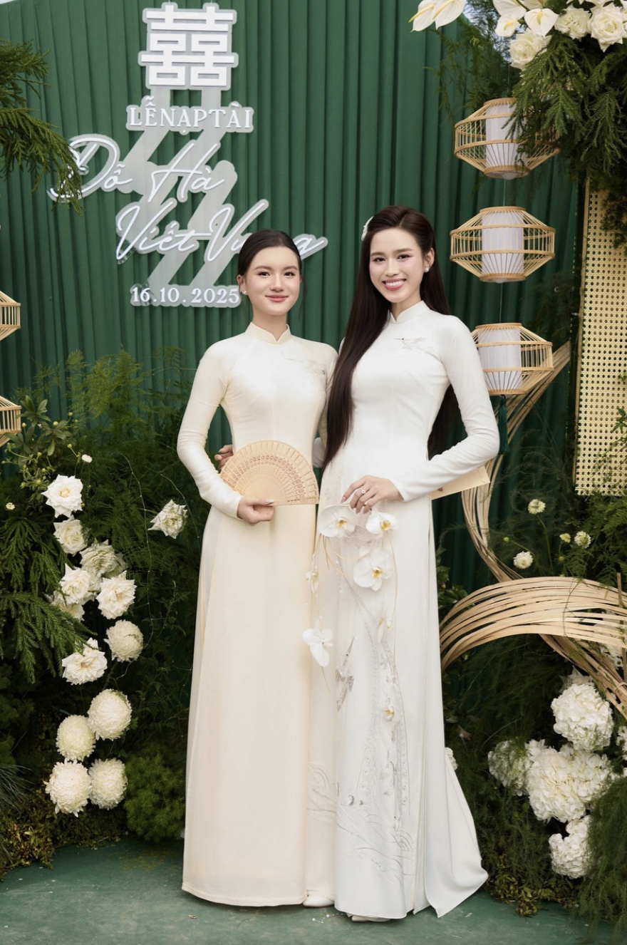 Chân dung phù dâu Hoàng Tú Quỳnh xách vali cho Đỗ Thị Hà trong Lễ vu quy - Ảnh 4. Chân dung phù dâu Hoàng Tú Quỳnh xách vali cho Đỗ Thị Hà trong Lễ vu quy - Ảnh 4.