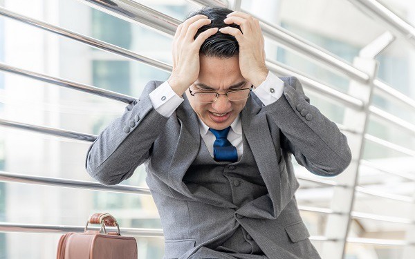 Tưởng cuộc đời ổn định ở tuổi 40, ai ngờ mất việc, gánh nợ, phải đi làm shipper: Bi kịch trung niên bắt đầu từ giấc mơ mua nhà