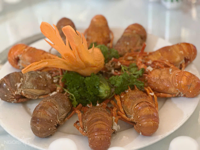 Thực đơn tiệc cưới với tôm hùm, bào ngư của Đỗ Thị Hà - Ảnh 3. Thực đơn tiệc cưới với tôm hùm, bào ngư của Đỗ Thị Hà - Ảnh 3.