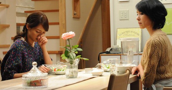 Tôi biếu mẹ chồng 10 triệu, một tuần sau thấy bà đăng ảnh đi du lịch cùng con dâu mới