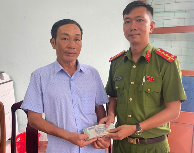 cong-an-tim-thay-tien-nguoi-dan-de-quen-1761294212075198193882.png