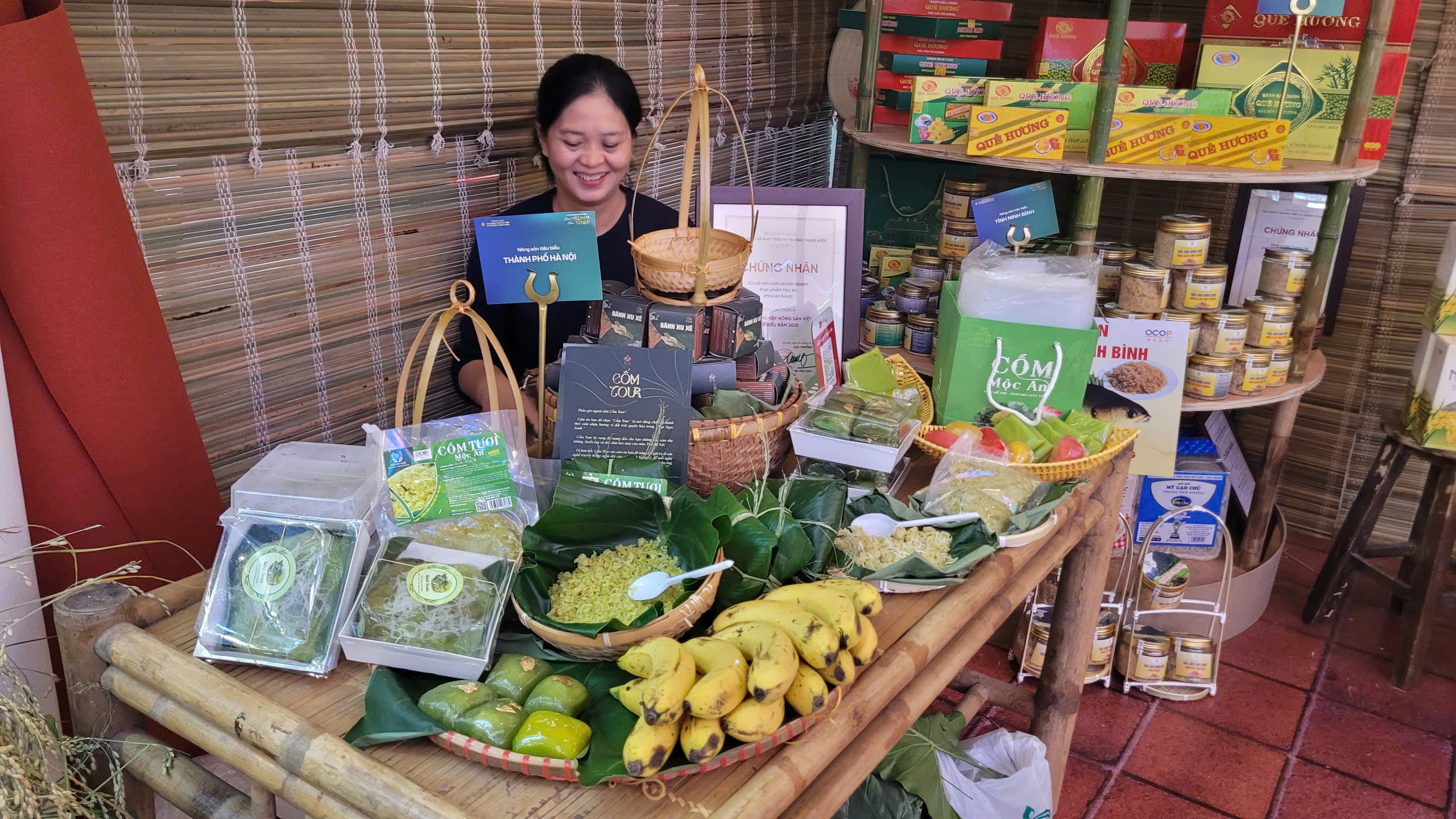 Bảo vệ người tiêu dùng trong Tuần lễ nông sản Việt 2025 tại Hà Nội - Ảnh 6. Bảo vệ người tiêu dùng trong Tuần lễ nông sản Việt 2025 tại Hà Nội - Ảnh 6.