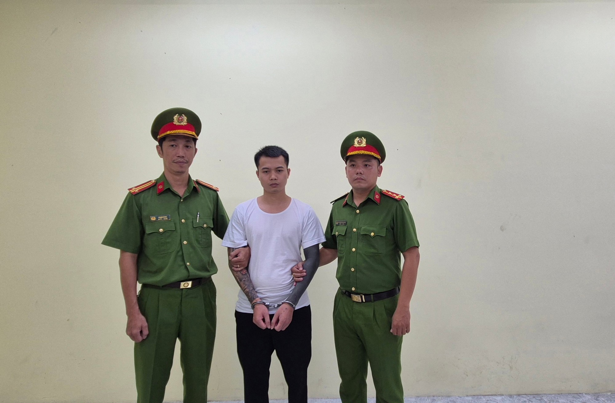 anh-1-tang-keng-le-anh-diep-1761366725670859632779-1761380201578-17613802020071575168701.jpg