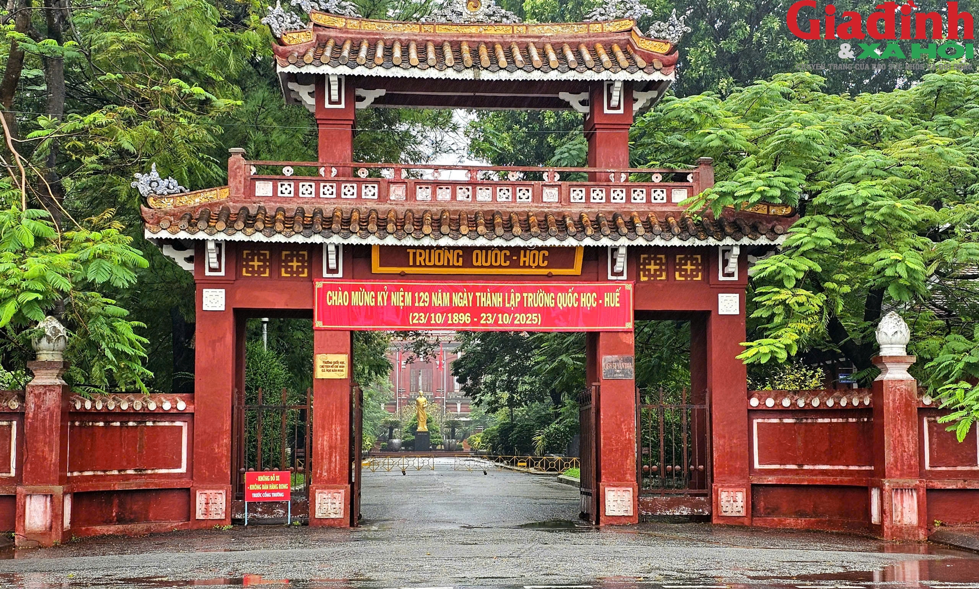 Bên trong ngôi trường trăm tuổi 3 năm liên tiếp có thí sinh lọt vào chung kết Đường lên đỉnh Olympia - Ảnh 1. Bên trong ngôi trường trăm tuổi 3 năm liên tiếp có thí sinh lọt vào chung kết Đường lên đỉnh Olympia - Ảnh 1.