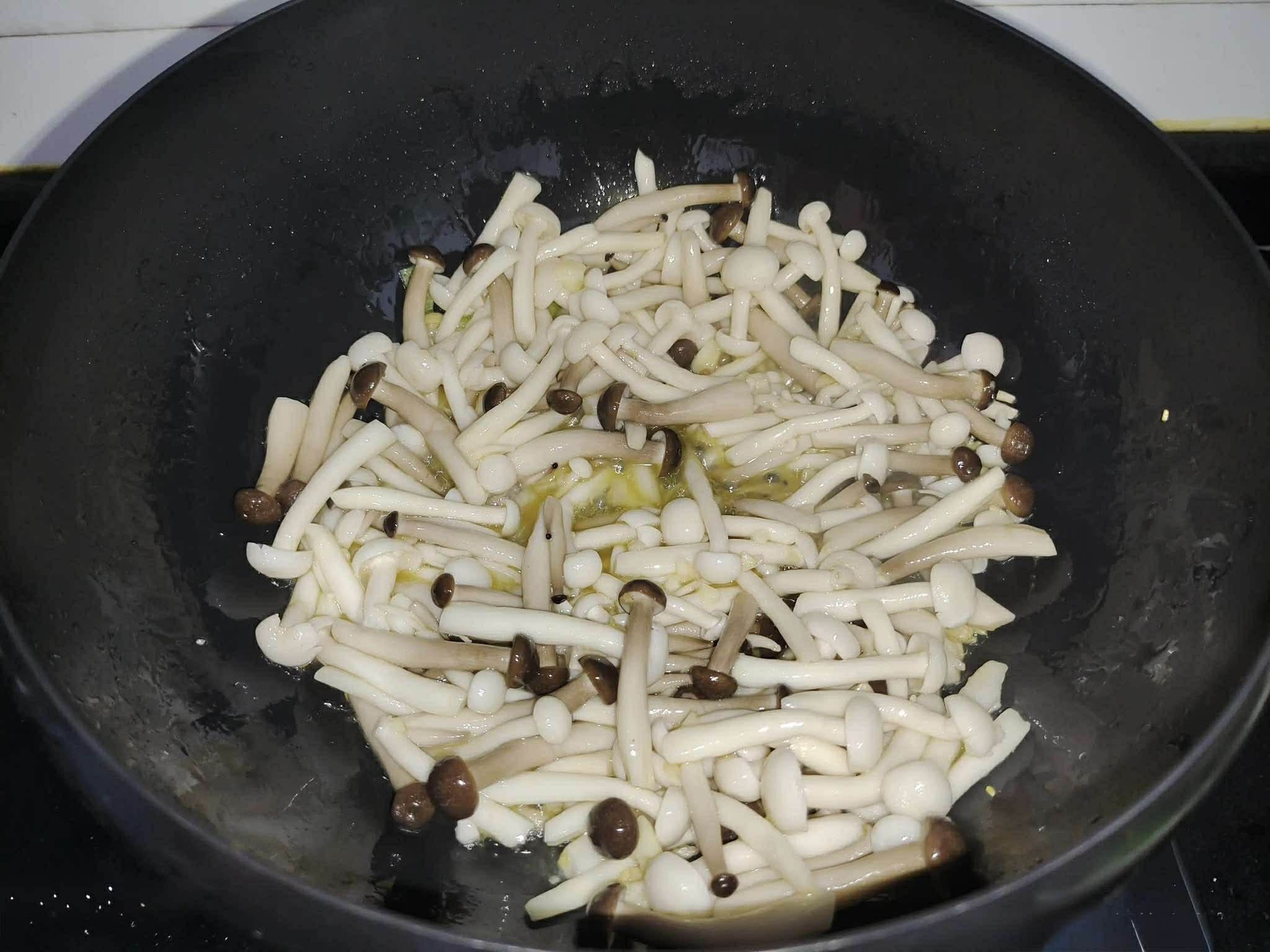 Đây là món rau xào có hương vị tuyệt vời, rất hợp khi ăn kèm với cơm, mịn màng và ngon ngọt- Ảnh 4. Đây là món rau xào có hương vị tuyệt vời, rất hợp khi ăn kèm với cơm, mịn màng và ngon ngọt- Ảnh 4.