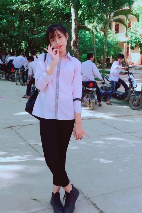 Hoa hậu Đỗ Thị Hà được khen xin từ bé - Ảnh 7. Hoa hậu Đỗ Thị Hà được khen xin từ bé - Ảnh 7.