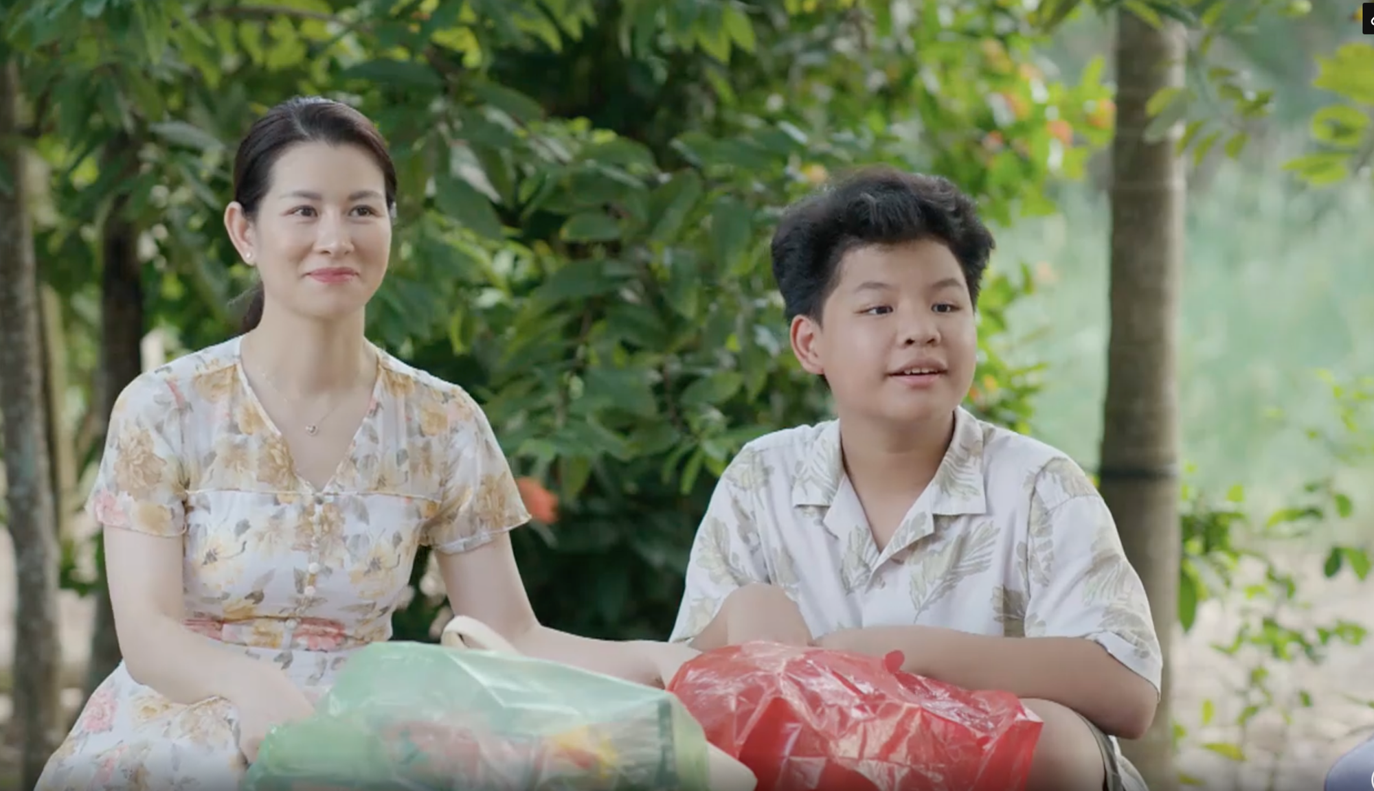 'Có anh, nơi ấy bình yên' tập cuối: Sóng gió đã qua, cuộc sống người dân bình yên trở lại - Ảnh 1. 'Có anh, nơi ấy bình yên' tập cuối: Sóng gió đã qua, cuộc sống người dân bình yên trở lại - Ảnh 1.
