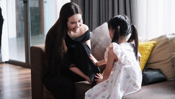 Đóng vợ chồng với Chí Nhân, Phan Minh Huyền cảm thấy thương nhiều hơn - Ảnh 2. Đóng vợ chồng với Chí Nhân, Phan Minh Huyền cảm thấy thương nhiều hơn - Ảnh 2.