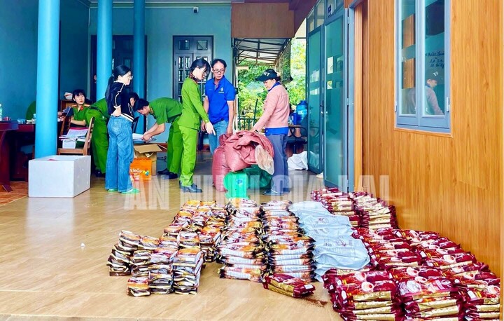 Tạm giữ giám đốc công ty nghi làm cà phê giả, thu giữ 5 tấn nguyên liệu - Ảnh 1. Tạm giữ giám đốc công ty nghi làm cà phê giả, thu giữ 5 tấn nguyên liệu - Ảnh 1.