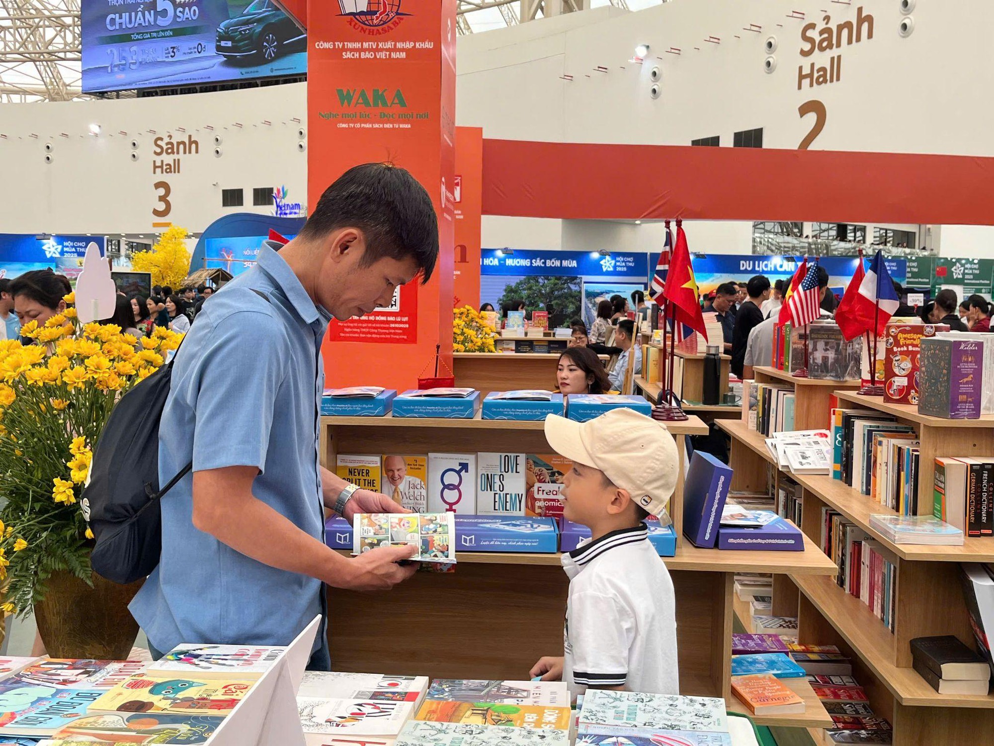 Bảo vệ người tiêu dùng tại Hội chợ Mùa Thu 2025: Trải nghiệm mua sắm tuyệt vời - Ảnh 4. Bảo vệ người tiêu dùng tại Hội chợ Mùa Thu 2025: Trải nghiệm mua sắm tuyệt vời - Ảnh 4.