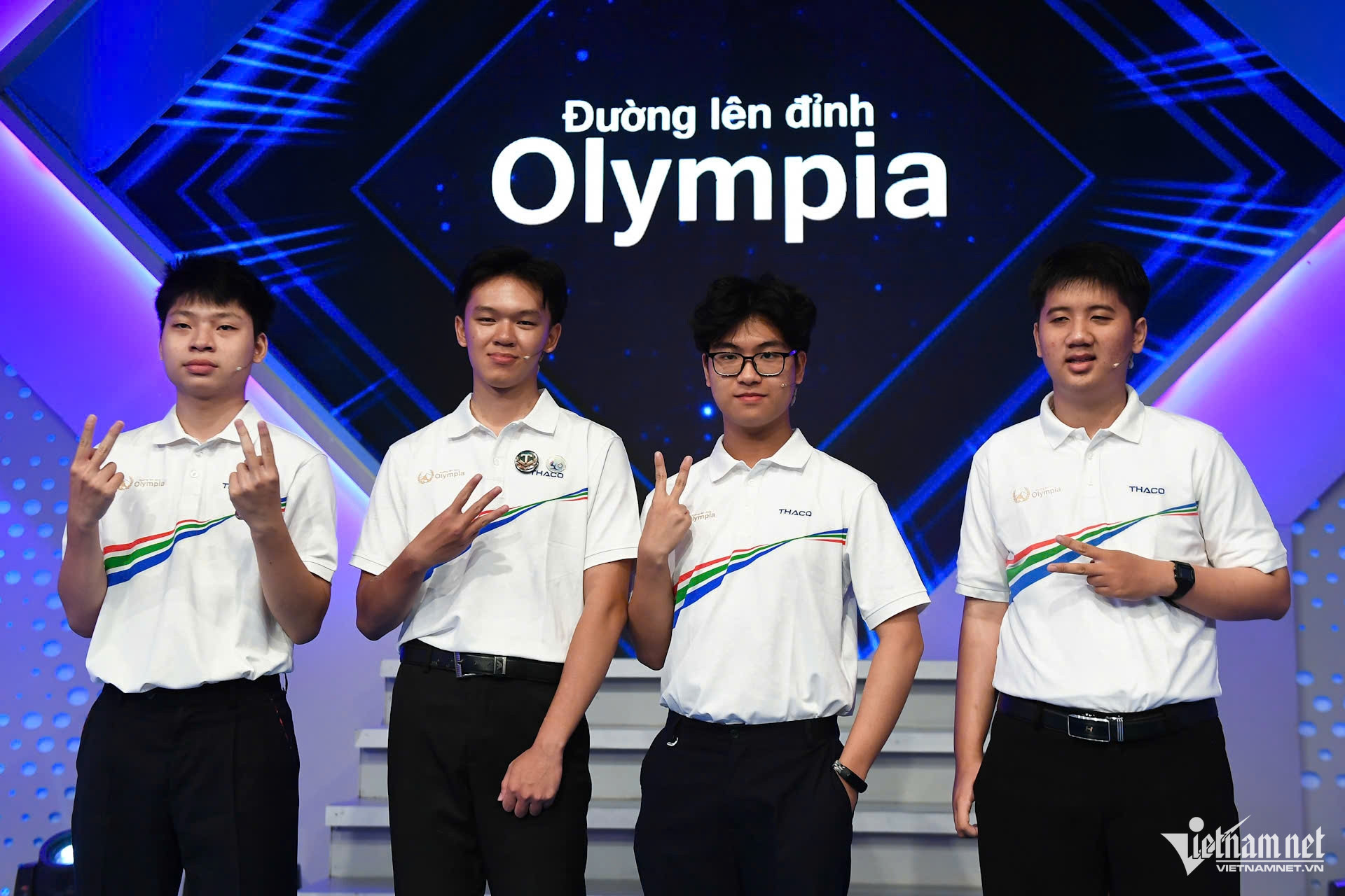 MC dẫn chung kết Olympia năm 2025 gây sốt với vẻ đẹp tri thức và học vấn siêu khủng, hiện sống trong căn nhà thế nào? - Ảnh 1. MC dẫn chung kết Olympia năm 2025 gây sốt với vẻ đẹp tri thức và học vấn siêu khủng, hiện sống trong căn nhà thế nào? - Ảnh 1.