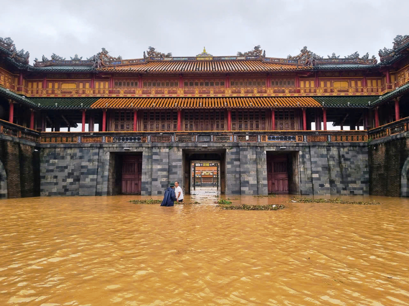 Cảnh lũ lớn 'bao vây' khu vực Đại Nội và hệ thống Di sản Huế - Ảnh 10.