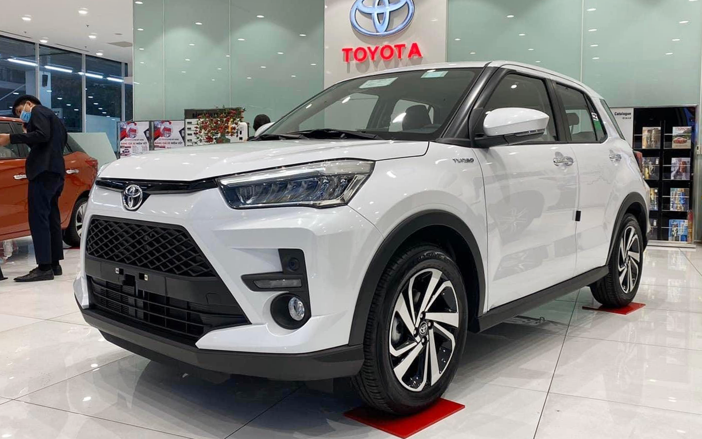 SUV hạng A giảm giá sốc, liên tục hạ giá, rẻ chỉ ngang sedan Toyota Vios - Ảnh 6.