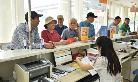 Thay đổi lịch chi trả lương hưu tháng 11, người hưởng chế độ được nhận ngày nào? - Ảnh 1. Thay đổi lịch chi trả lương hưu tháng 11, người hưởng chế độ được nhận ngày nào? - Ảnh 1.