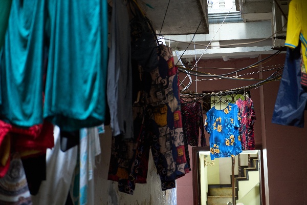 Những căn nhà siêu nhỏ giữa phố cổ Hà Nội – nơi từng mét vuông đều có giá vàng - Ảnh 8. Những căn nhà siêu nhỏ giữa phố cổ Hà Nội – nơi từng mét vuông đều có giá vàng - Ảnh 8.