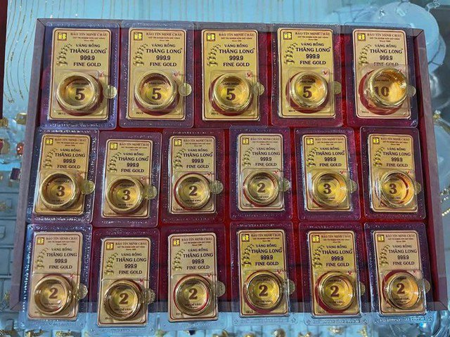 Giá vàng hôm nay 30 / 10: SJC và nhẫn BTMC , Doji đều giảm mạnh - Ảnh 2.