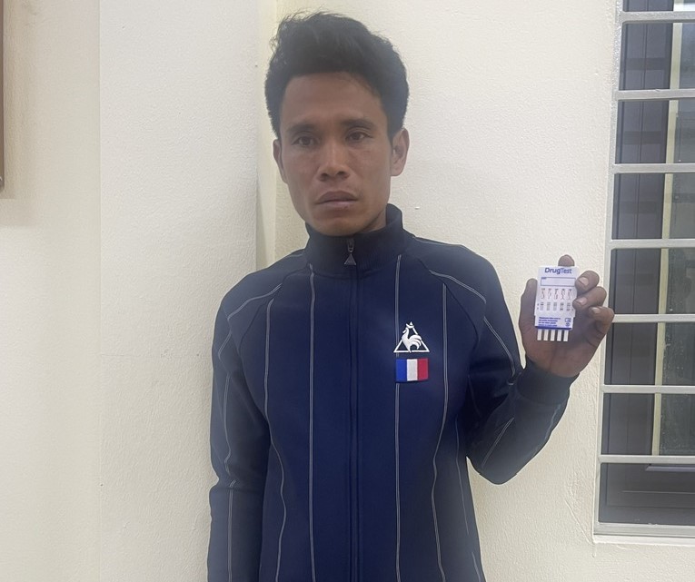 Tài xế ô tô dương tính ma túy gây tai nạn giao thông - Ảnh 1.