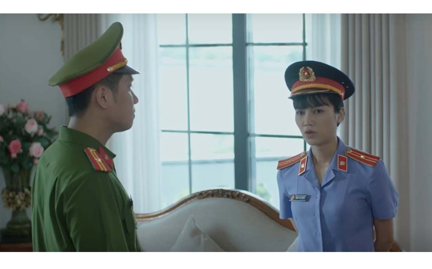 "Lằn ranh" tập 2: Phó bí thư tỉnh từ chối nhận quà, cảnh báo cấp dưới không quan hệ sâu với doanh nghiệp