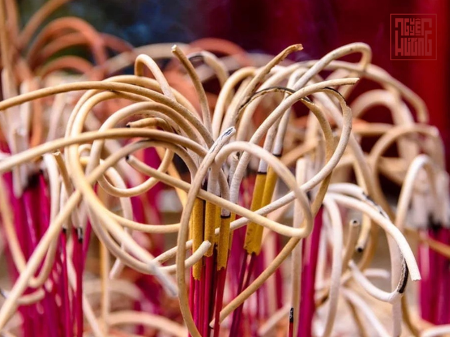 Bát hương có lộc là như nào và cần làm gì để bát hương có lộc? - Ảnh 3. Bát hương có lộc là như nào và cần làm gì để bát hương có lộc? - Ảnh 3.