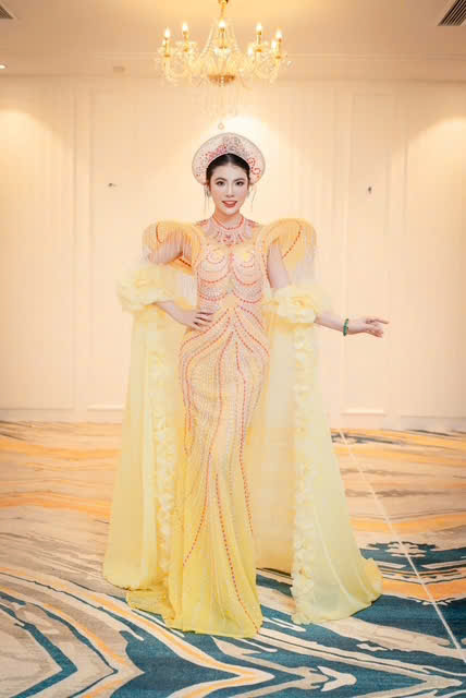 Á hậu Kim Khoẻ hoá ‘nữ thần’ trong hai thiết kế của NTK Tommy Nguyễn - Ảnh 3. Á hậu Kim Khoẻ hoá ‘nữ thần’ trong hai thiết kế của NTK Tommy Nguyễn - Ảnh 3.