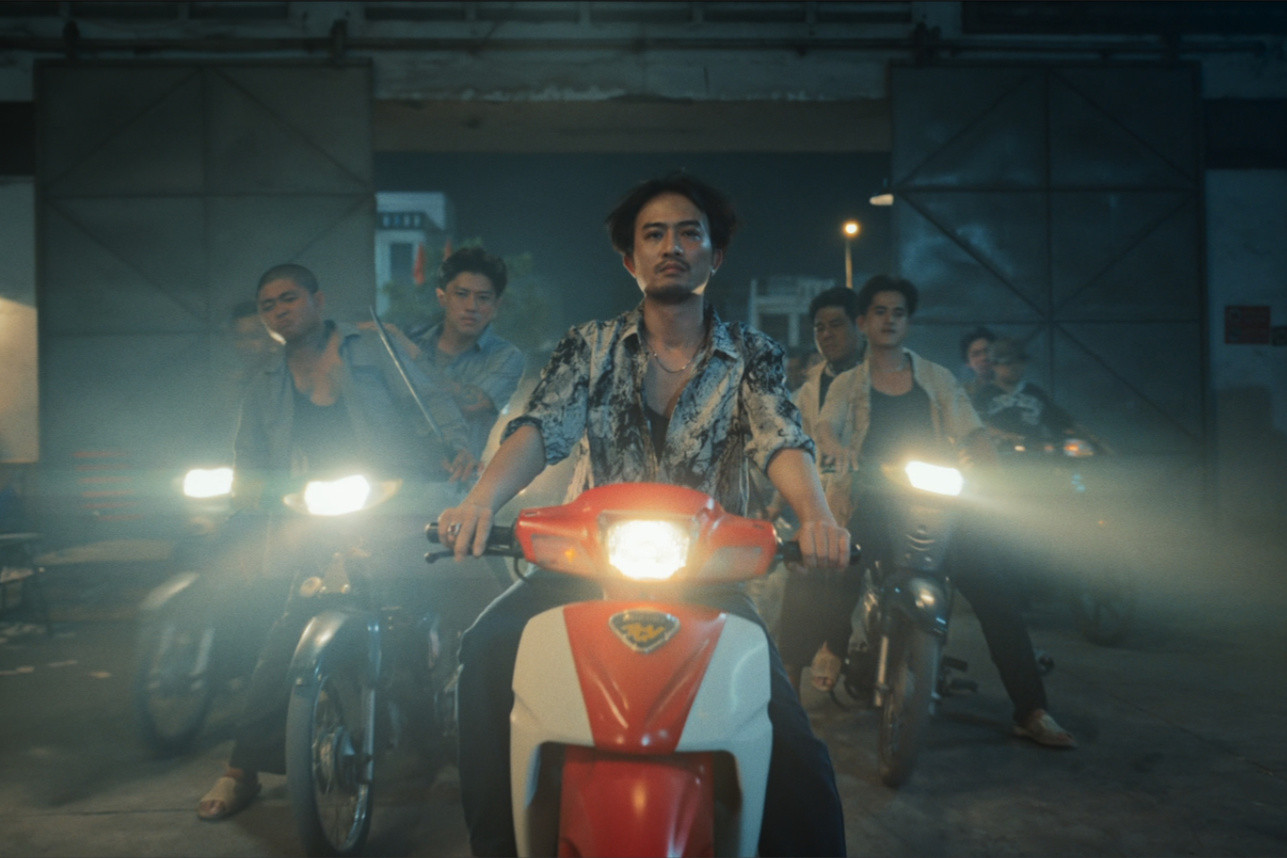 Doãn Quốc Đam thống trị doanh thu phòng vé với Truy tìm Long Diên Hương - Ảnh 1. Doãn Quốc Đam thống trị doanh thu phòng vé với Truy tìm Long Diên Hương - Ảnh 1.