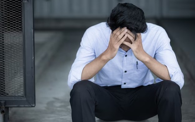 Bố mẹ để em trai thừa kế hết tài sản, con gái không được đồng nào: 3 năm sau, người em cúi đầu ân hận