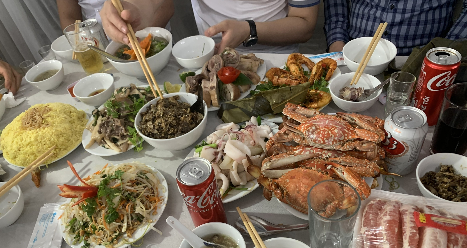 Em út bị mắng té tát vì chồng làm sếp mà giỗ cha không lo nổi 30 mâm cỗ