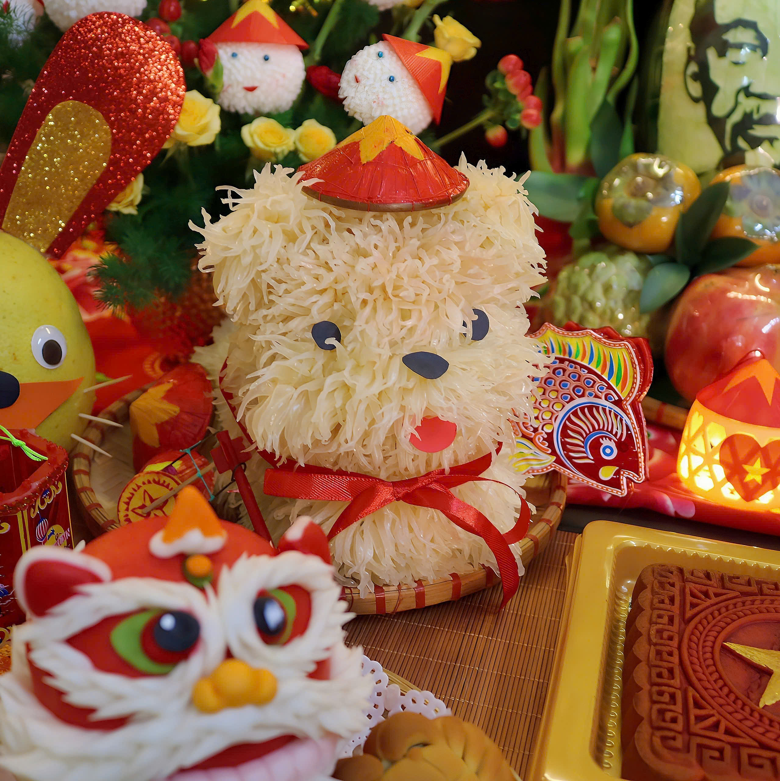 ថាសបុណ្យពាក់កណ្ដាលសរទរដូវស្នេហាជាតិរបស់ម្ដាយក្រុងហាណូយធ្វើឱ្យមានការចាប់អារម្មណ៍ជាពិសេសចំពោះកុមារ - រូបថត ៣. Mâm cỗ Trung thu yêu nước của mẹ Hà Nội gây ấn tượng đặc biệt với thiếu nhi - Ảnh 3.