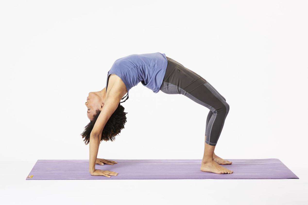 10 tư thế yoga cần tránh khi bị huyết áp cao- Ảnh 6.