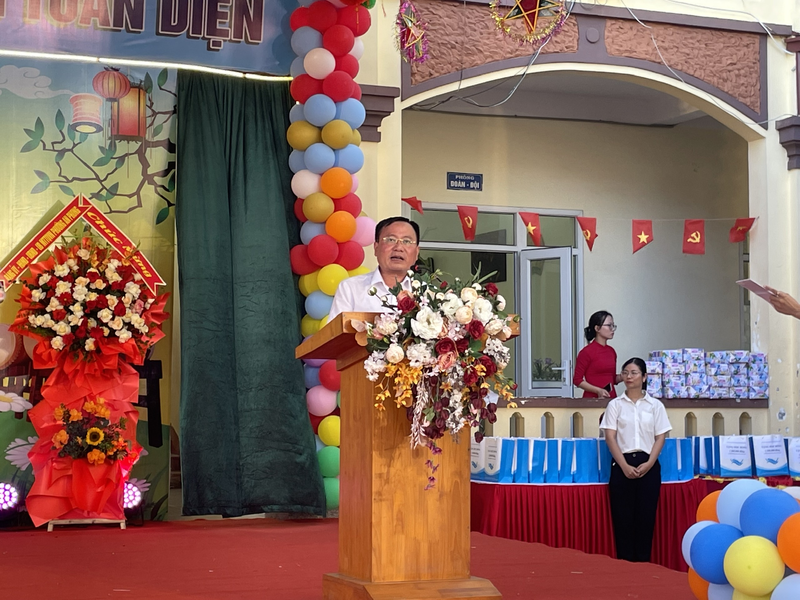 “Trung thu kết nối yêu thương” cho trẻ em có hoàn cảnh đặc biệt tại Hải Phòng - Ảnh 2.