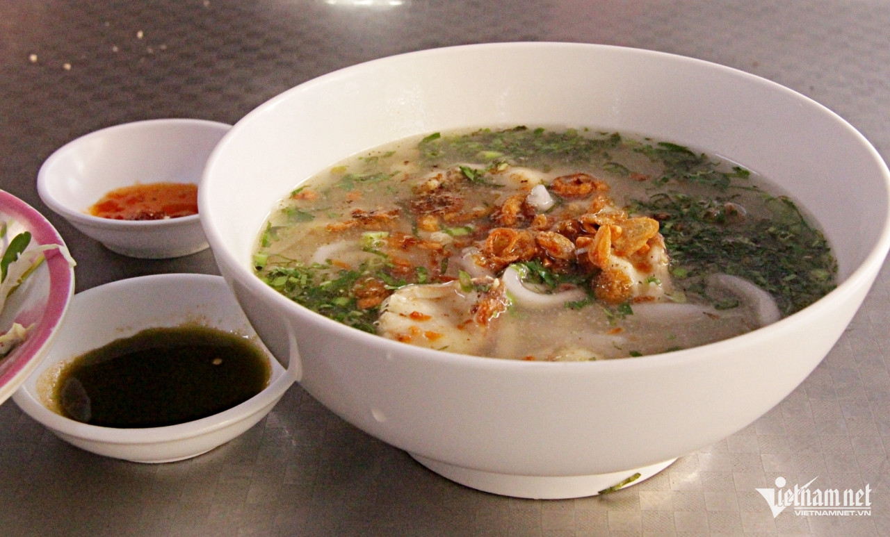 Liên tục được hàng xóm cho 'thức ăn thừa', biết sự thật tôi rưng rưng nước mắt - Ảnh 2.
