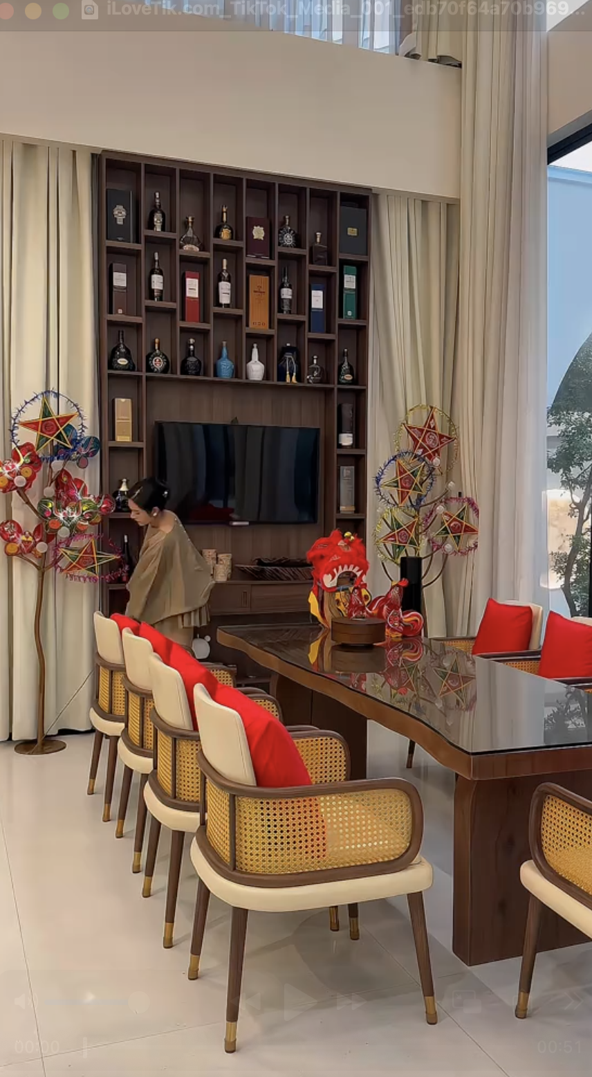 Vân Trang và căn biệt thự 1 . 000 M2 lộng lẫy đón Trung thu bên gia đình - Ảnh 3.