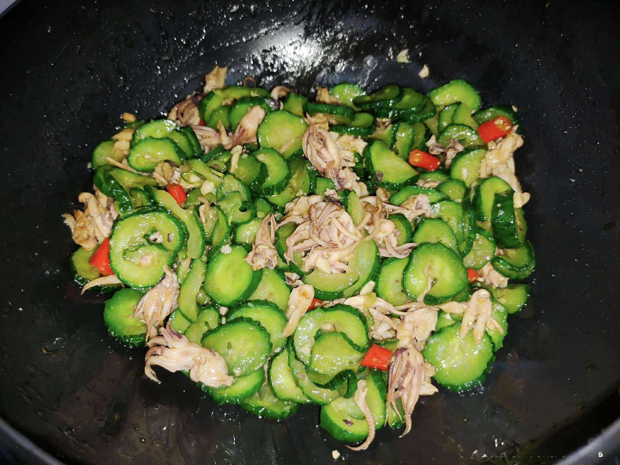 2 nguyên liệu rẻ tiền này đem xào lên, vị giòn tan, ngọt ngon và thơm phức khiến cơm được ăn hết sạch- Ảnh 5. 2 nguyên liệu rẻ tiền này đem xào lên, vị giòn tan, ngọt ngon và thơm phức khiến cơm được ăn hết sạch- Ảnh 5.