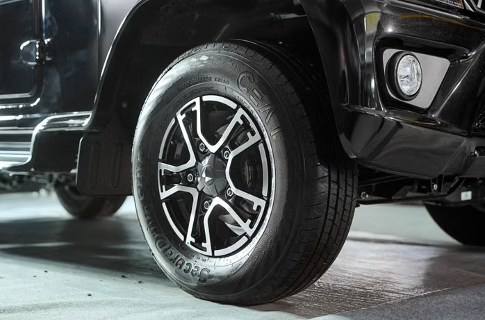 SUV 7 chỗ giá chỉ 205 triệu đồng thiết kế hiện đại, trang bị chẳng kém Suzuki Jimny, rẻ hơn hẳn Kia Morning, Hyundai Grand i10, chỉ như Honda SH - Ảnh 4. SUV 7 chỗ giá chỉ 205 triệu đồng thiết kế hiện đại, trang bị chẳng kém Suzuki Jimny, rẻ hơn hẳn Kia Morning, Hyundai Grand i10, chỉ như Honda SH - Ảnh 4.