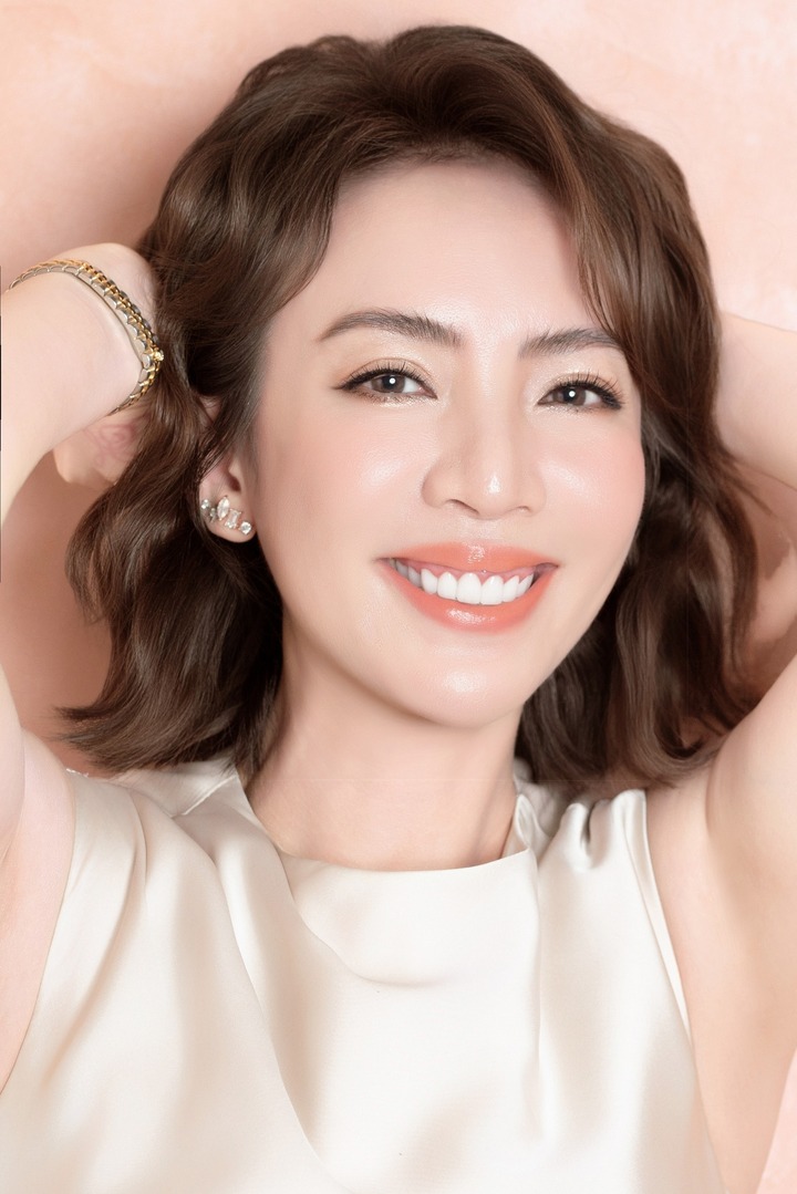 'Hoa hậu làng hài' đi diễn cát-xê 10 nghìn đồng, giờ làm bà chủ, giàu 'nứt vách' - Ảnh 2. 'Hoa hậu làng hài' đi diễn cát-xê 10 nghìn đồng, giờ làm bà chủ, giàu 'nứt vách' - Ảnh 2.