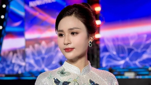 BTV Minh Trang lên tiếng về sự cố đọc nhầm công điện trong bản tin Thời sự 19h - Ảnh 1. BTV Minh Trang lên tiếng về sự cố đọc nhầm công điện trong bản tin Thời sự 19h - Ảnh 1.
