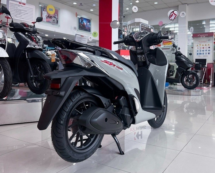 Bất ngờ giá xe SH Mode giảm mạnh, thấp kỷ lục còn kèm ưu đãi lớn, khách đua chốt đơn thay vì Vision và LEAD - Ảnh 4. Bất ngờ giá xe SH Mode giảm mạnh, thấp kỷ lục còn kèm ưu đãi lớn, khách đua chốt đơn thay vì Vision và LEAD - Ảnh 4.