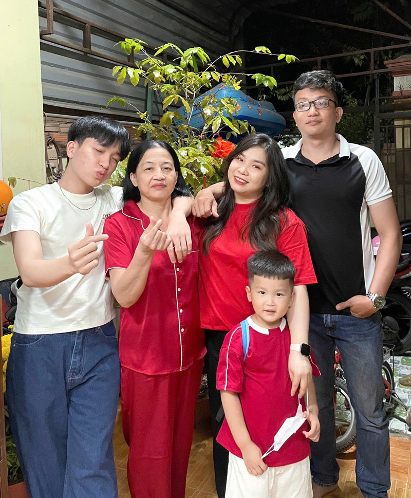 Tai nạn kinh hoàng cướp đi mẹ ruột và 1 chân, cô gái được mẹ chồng bù đắp tất cả - Ảnh 7.