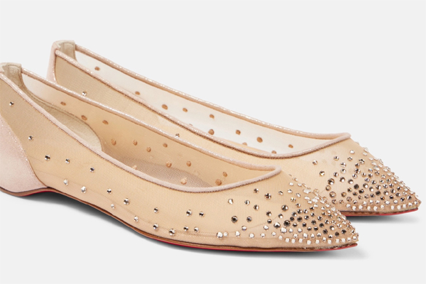 Chi tiết đôi dày bệt tinh tế trong đám cưới của 2 nàng hoa hậu họ Đỗ - Ảnh 3.